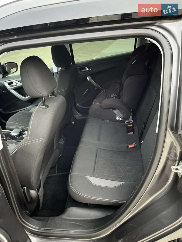 Внедорожник / Кроссовер Peugeot 2008 2016 в Жидачове фото 9 Внедорожник / Кроссовер Peugeot 2008 2016 в Жидачове