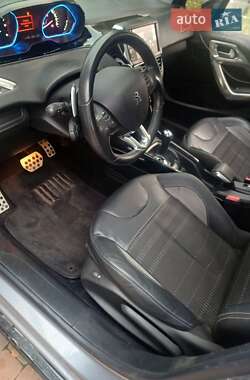 Внедорожник / Кроссовер Peugeot 2008 2016 в 