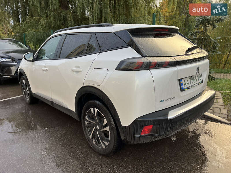 Позашляховик / Кросовер Peugeot 2008 2021 в Києві фото 3 Позашляховик / Кросовер Peugeot 2008 2021 в Києві