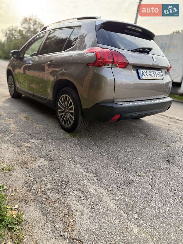 Позашляховик / Кросовер Peugeot 2008 2014 в Південному