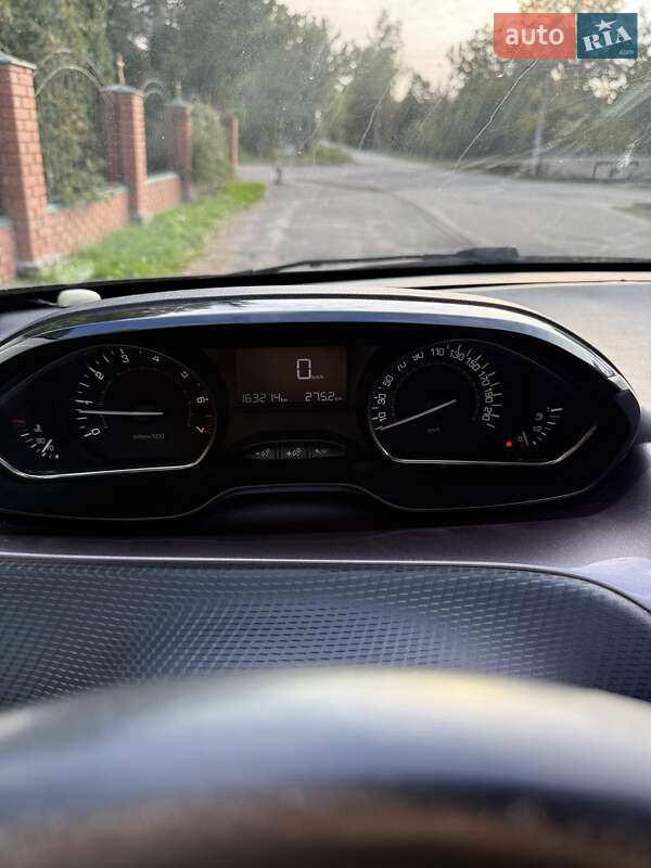 Позашляховик / Кросовер Peugeot 2008 2014 в Південному