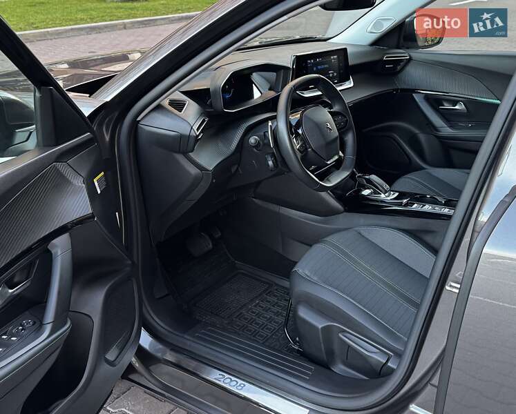 Внедорожник / Кроссовер Peugeot 2008 2021 в Киеве