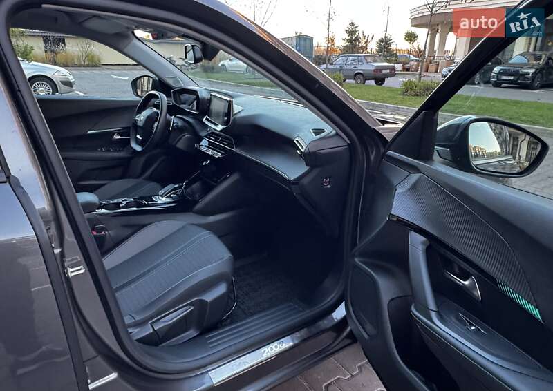 Внедорожник / Кроссовер Peugeot 2008 2021 в Киеве