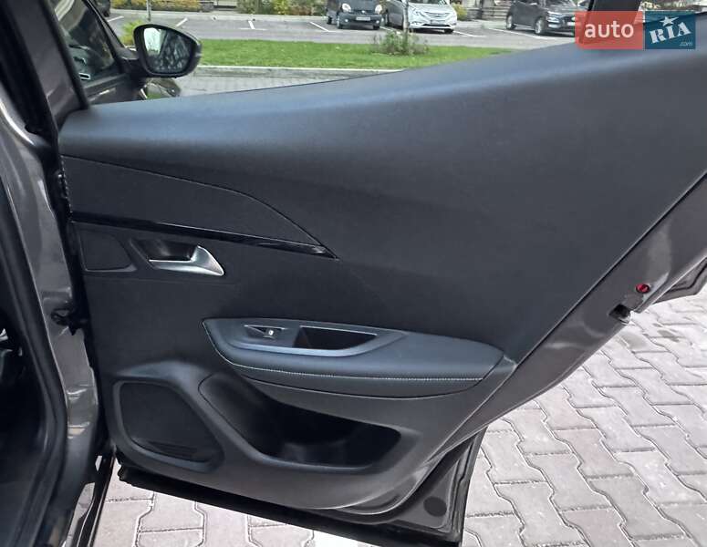 Внедорожник / Кроссовер Peugeot 2008 2021 в Киеве