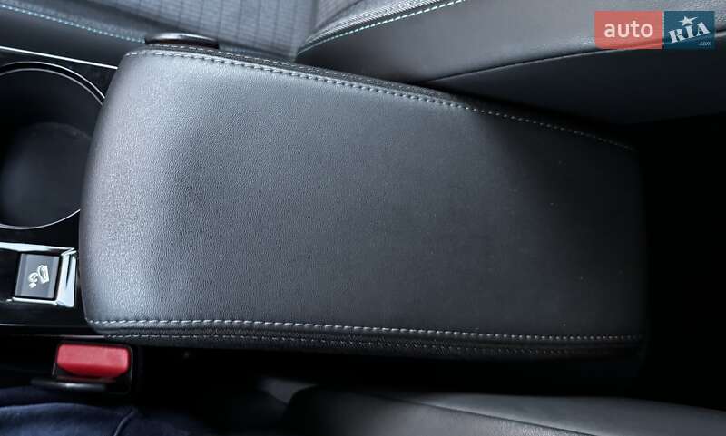 Внедорожник / Кроссовер Peugeot 2008 2021 в Киеве