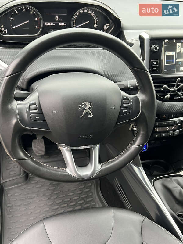 Внедорожник / Кроссовер Peugeot 2008 2013 в Бердичеве