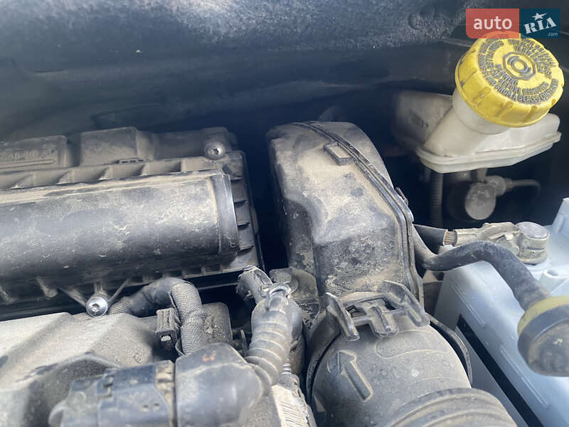 Внедорожник / Кроссовер Peugeot 2008 2013 в Львове фото 12 Внедорожник / Кроссовер Peugeot 2008 2013 в Львове