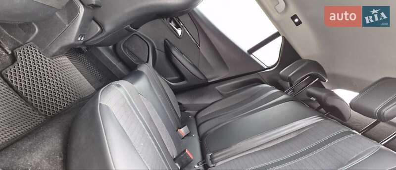 Внедорожник / Кроссовер Peugeot 2008 2021 в Киеве