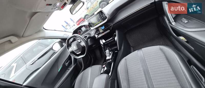 Внедорожник / Кроссовер Peugeot 2008 2021 в Киеве