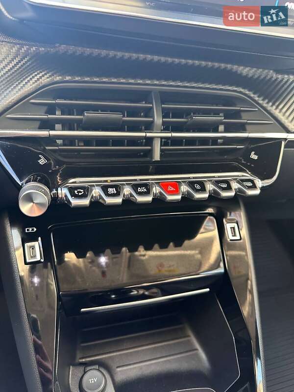 Позашляховик / Кросовер Peugeot 2008 2020 в Івано-Франківську