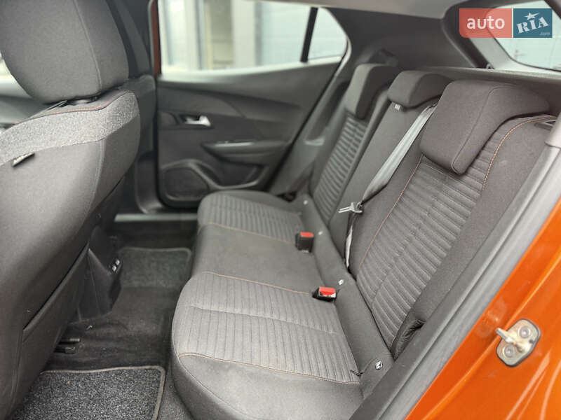 Внедорожник / Кроссовер Peugeot 2008 2021 в Городке