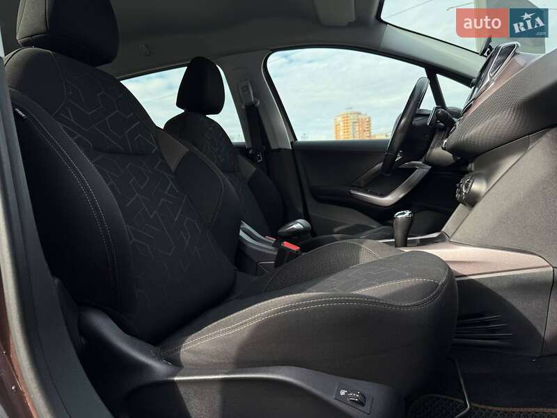 Позашляховик / Кросовер Peugeot 2008 2013 в Києві