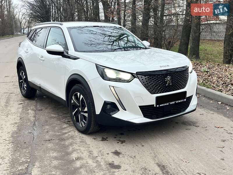 Внедорожник / Кроссовер Peugeot 2008 2020 в Киеве