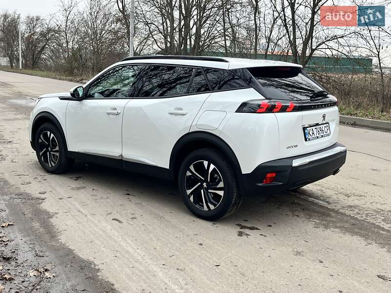 Внедорожник / Кроссовер Peugeot 2008 2020 в Киеве