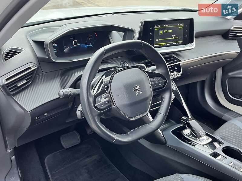 Внедорожник / Кроссовер Peugeot 2008 2020 в Киеве