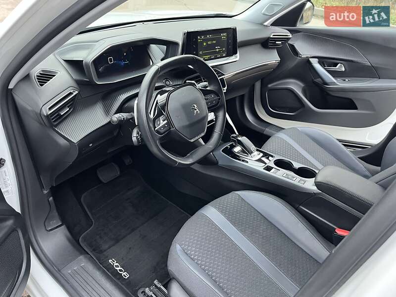 Внедорожник / Кроссовер Peugeot 2008 2020 в Киеве