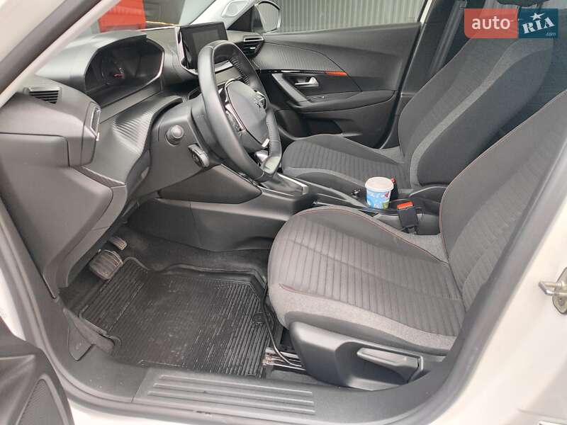 Позашляховик / Кросовер Peugeot 2008 2020 в Львові