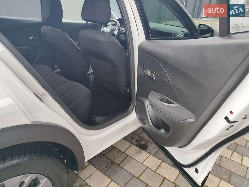 Позашляховик / Кросовер Peugeot 2008 2020 в Львові