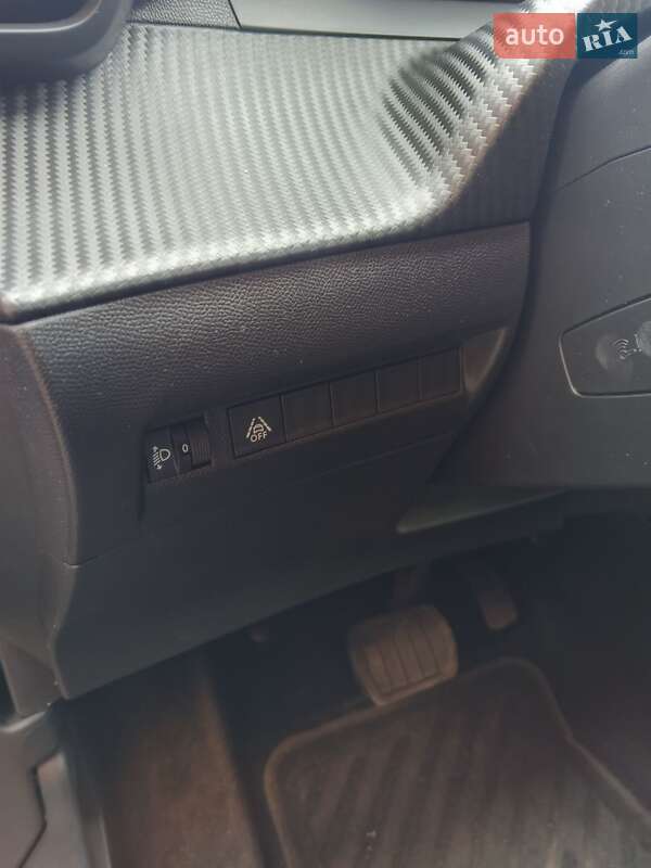 Позашляховик / Кросовер Peugeot 2008 2020 в Полтаві