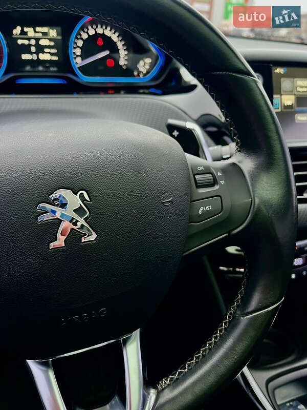 Внедорожник / Кроссовер Peugeot 2008 2015 в Одессе