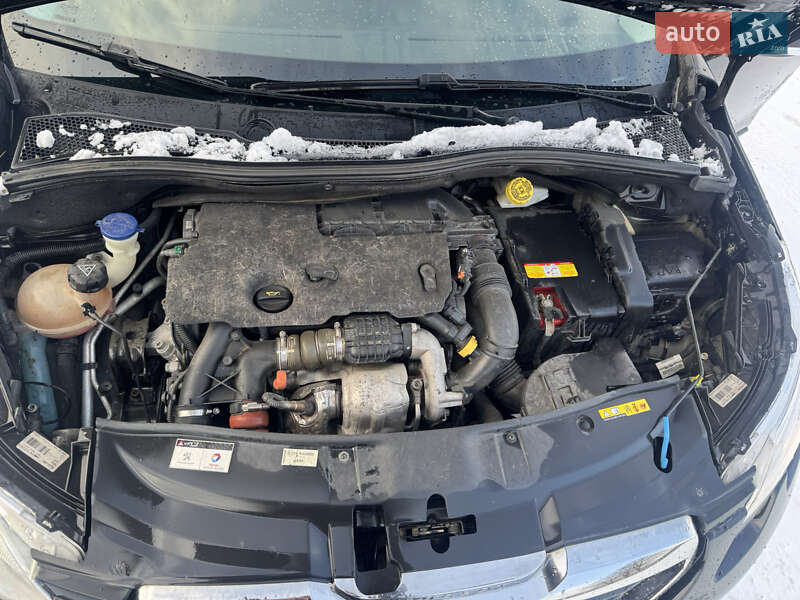 Внедорожник / Кроссовер Peugeot 2008 2014 в Болехове