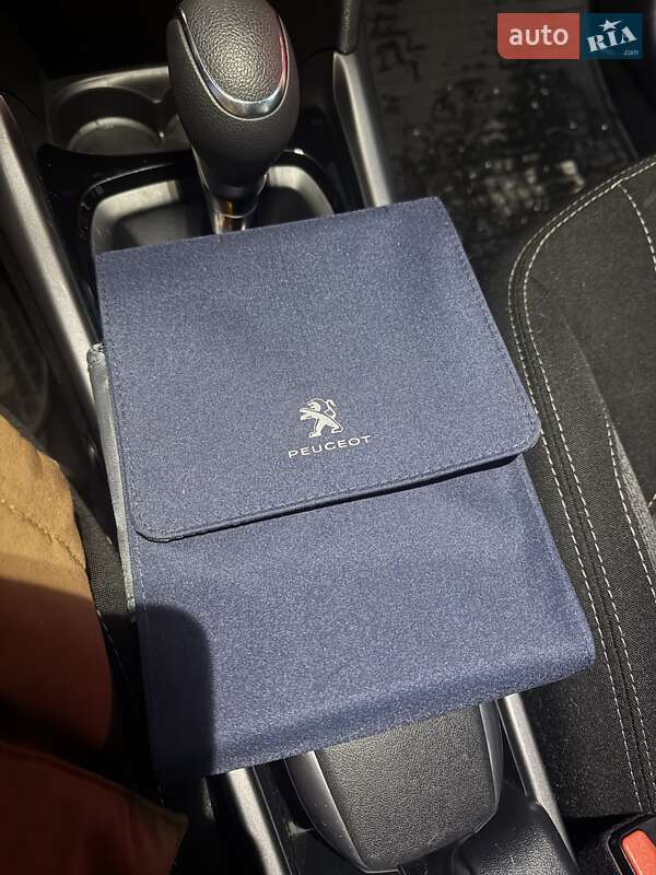 Позашляховик / Кросовер Peugeot 2008 2017 в Львові