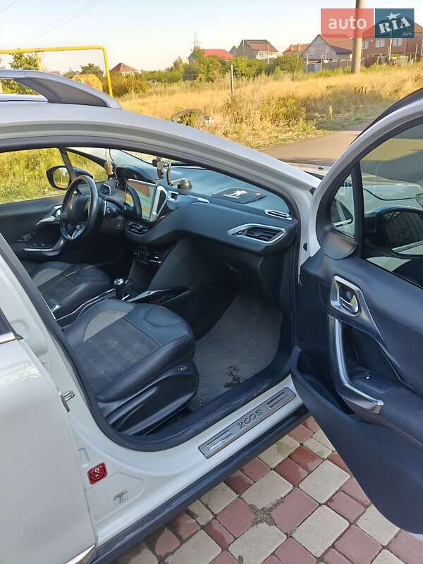 Внедорожник / Кроссовер Peugeot 2008 2015 в Одессе