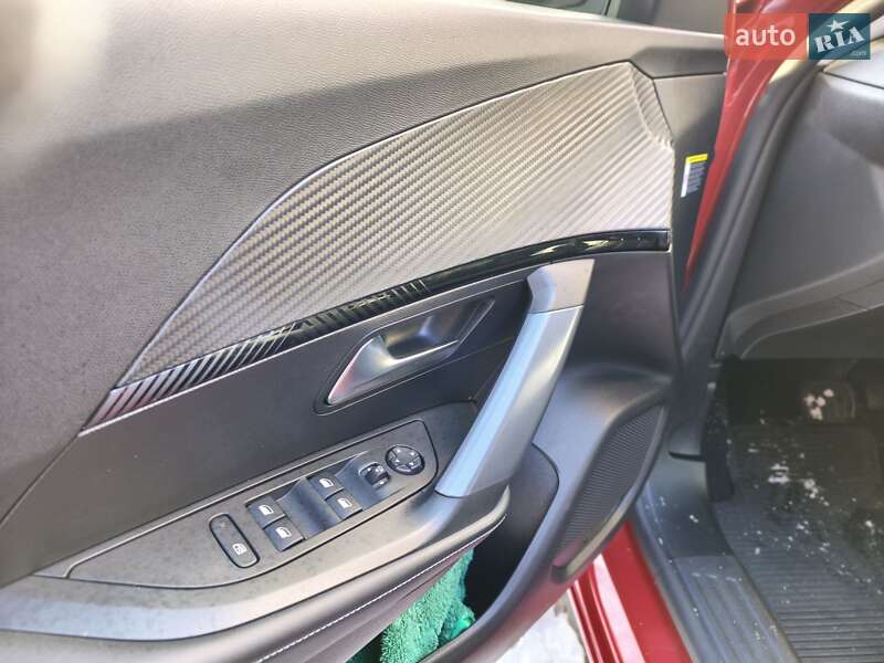 Внедорожник / Кроссовер Peugeot 2008 2020 в Луцке