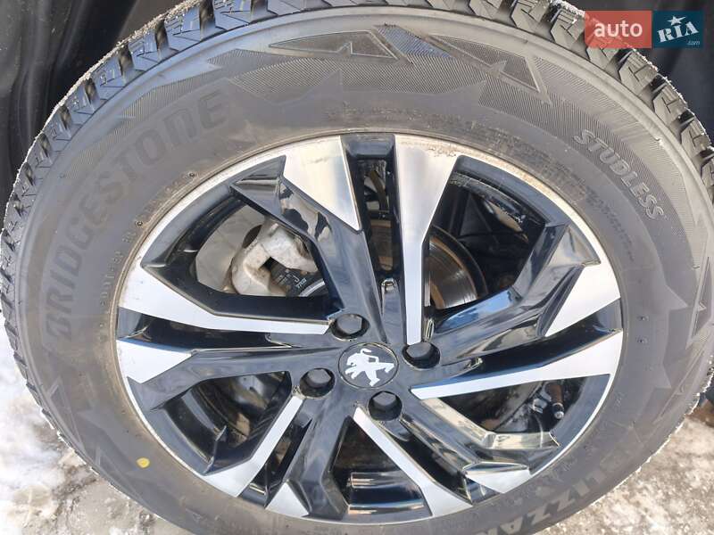 Внедорожник / Кроссовер Peugeot 2008 2020 в Луцке