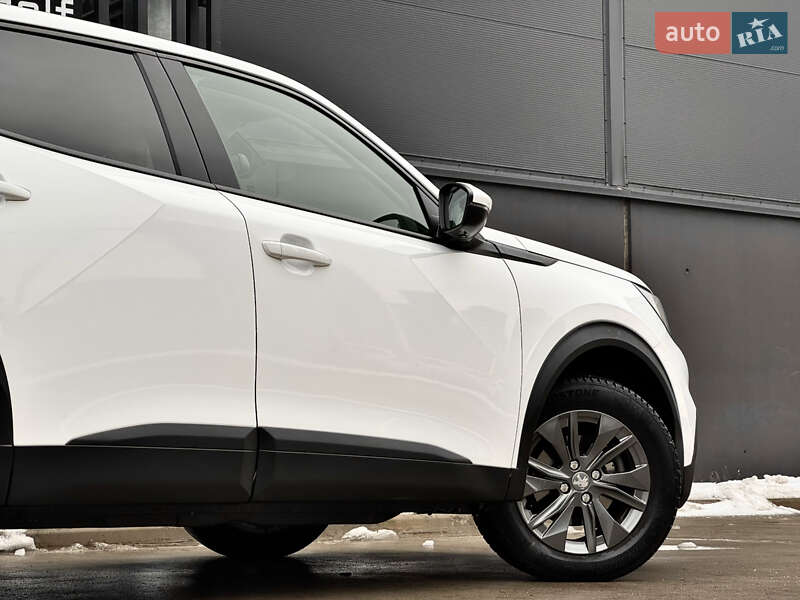 Внедорожник / Кроссовер Peugeot 2008 2021 в Киеве