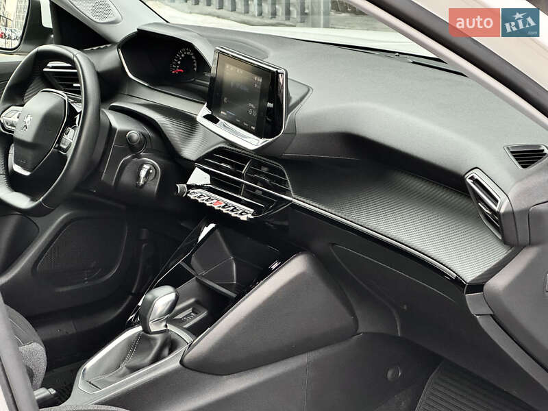 Внедорожник / Кроссовер Peugeot 2008 2021 в Киеве