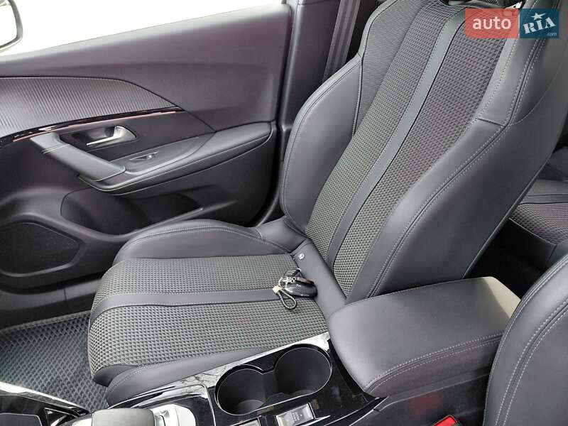 Внедорожник / Кроссовер Peugeot 2008 2021 в Шостке
