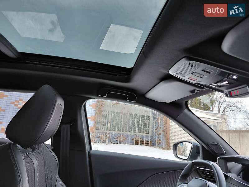 Внедорожник / Кроссовер Peugeot 2008 2021 в Шостке