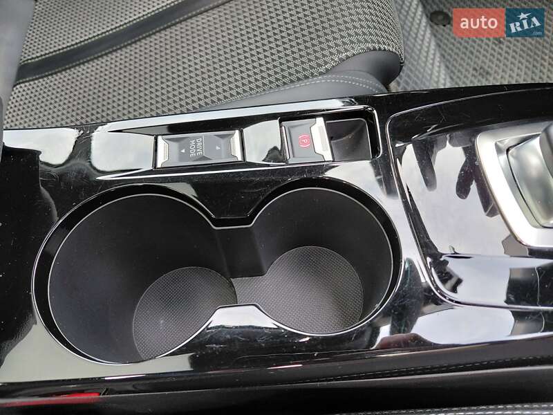 Внедорожник / Кроссовер Peugeot 2008 2021 в Шостке