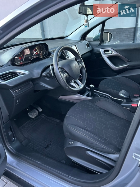 Внедорожник / Кроссовер Peugeot 2008 2016 в Шепетовке