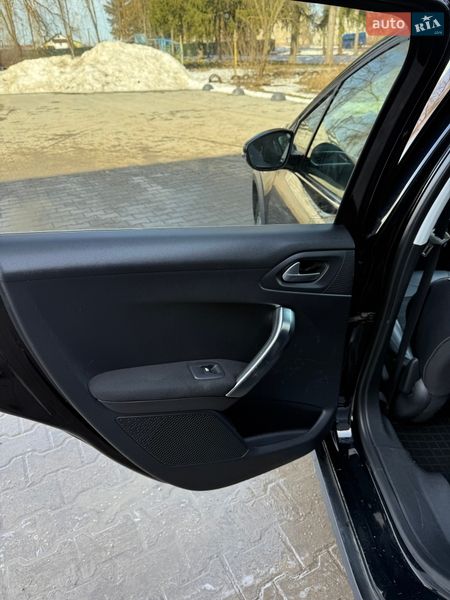 Внедорожник / Кроссовер Peugeot 2008 2017 в Тернополе