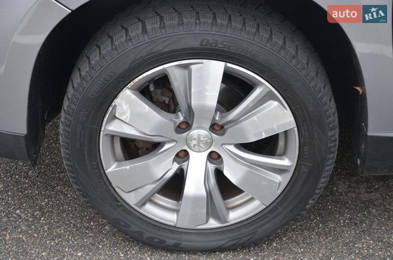 Внедорожник / Кроссовер Peugeot 2008 2016 в Киеве