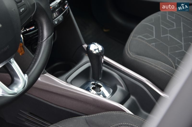 Внедорожник / Кроссовер Peugeot 2008 2016 в Киеве