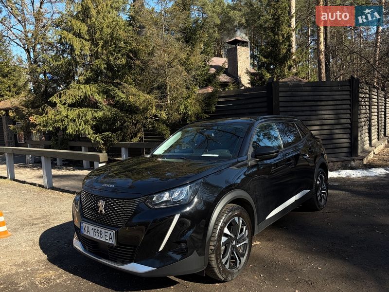 Внедорожник / Кроссовер Peugeot 2008 2021 в Киеве