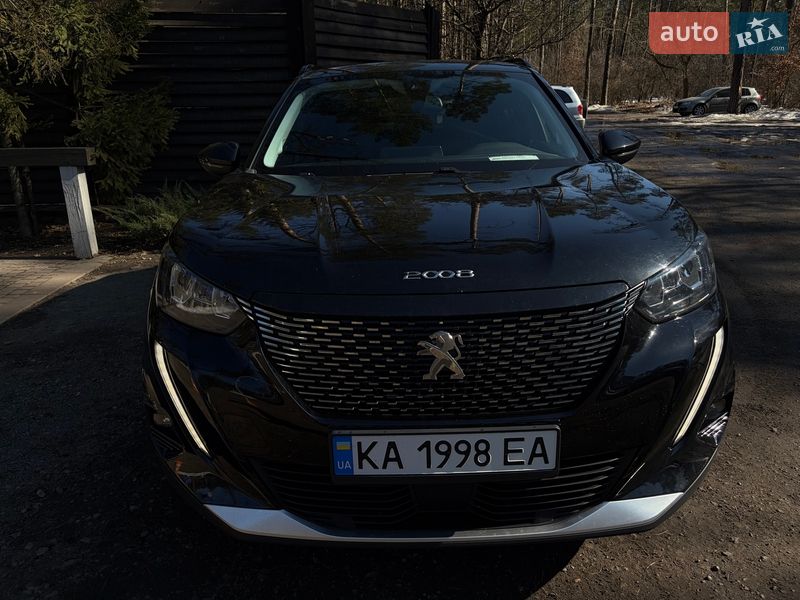 Внедорожник / Кроссовер Peugeot 2008 2021 в Киеве