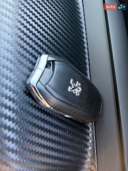 Внедорожник / Кроссовер Peugeot 2008 2021 в Киеве