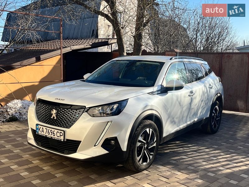 Внедорожник / Кроссовер Peugeot 2008 2020 в Киеве