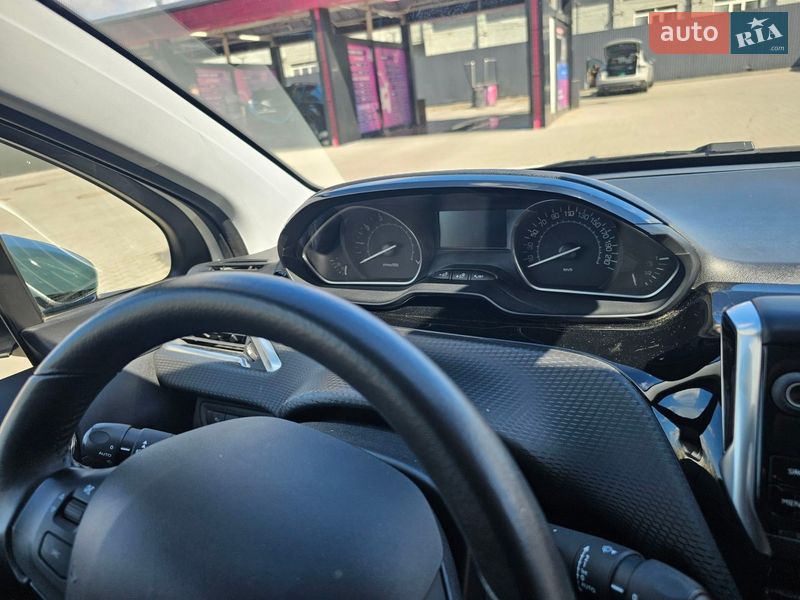 Позашляховик / Кросовер Peugeot 2008 2019 в Львові