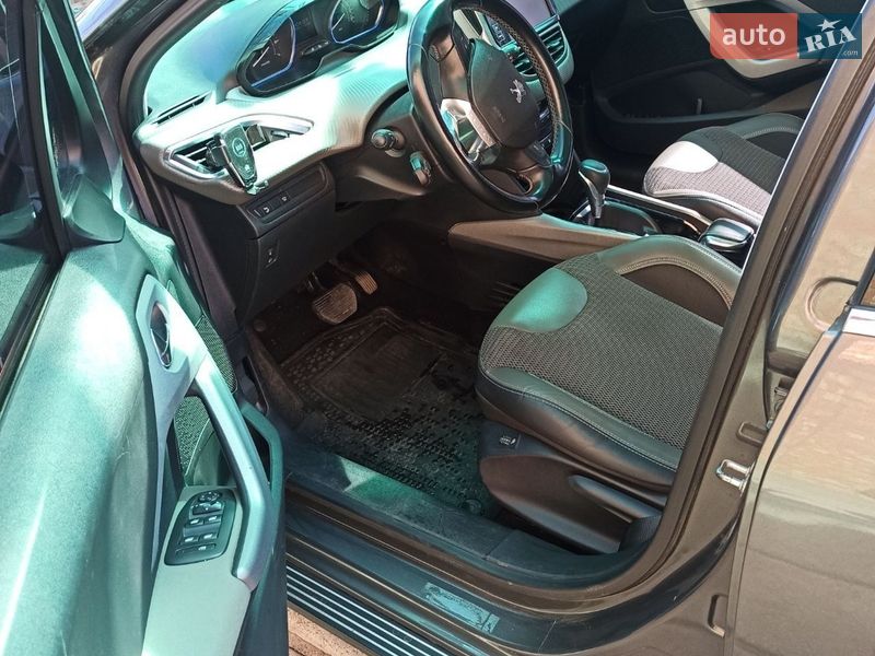 Внедорожник / Кроссовер Peugeot 2008 2016 в Николаеве