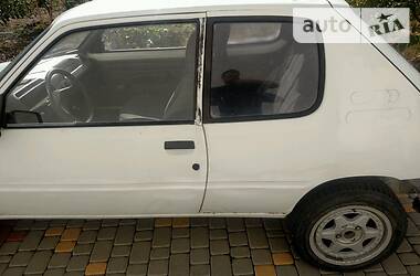Хетчбек Peugeot 205 1988 в 