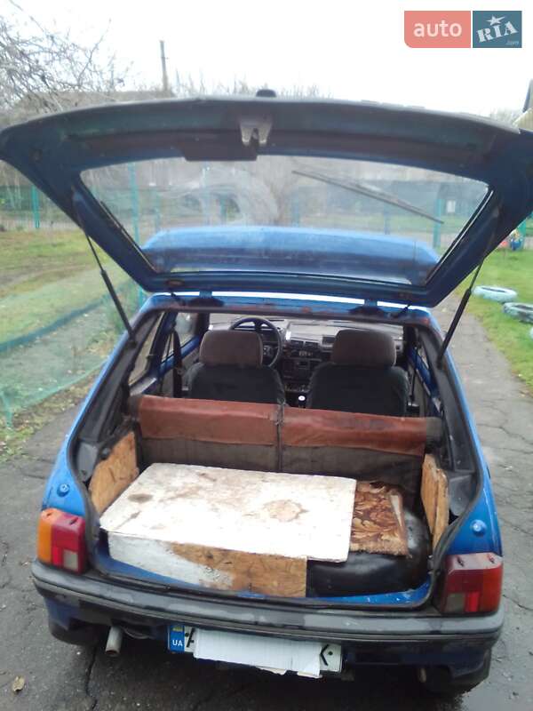 Хетчбек Peugeot 205 1985 в Покровському