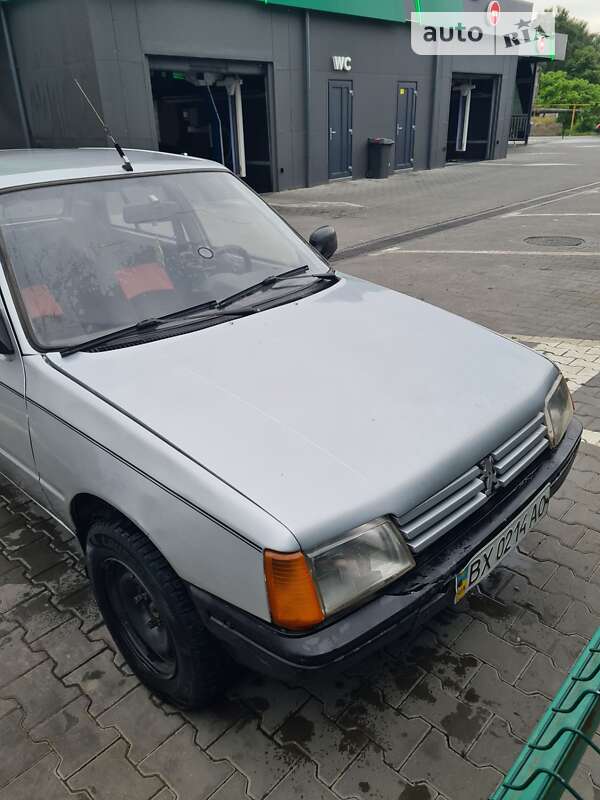 Хэтчбек Peugeot 205 1986 в Новоселице