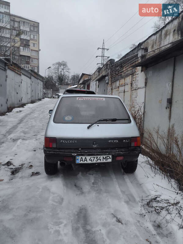Хетчбек Peugeot 205 1986 в Києві
