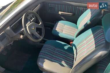 Хетчбек Peugeot 205 1988 в 