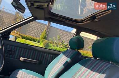 Хетчбек Peugeot 205 1988 в 